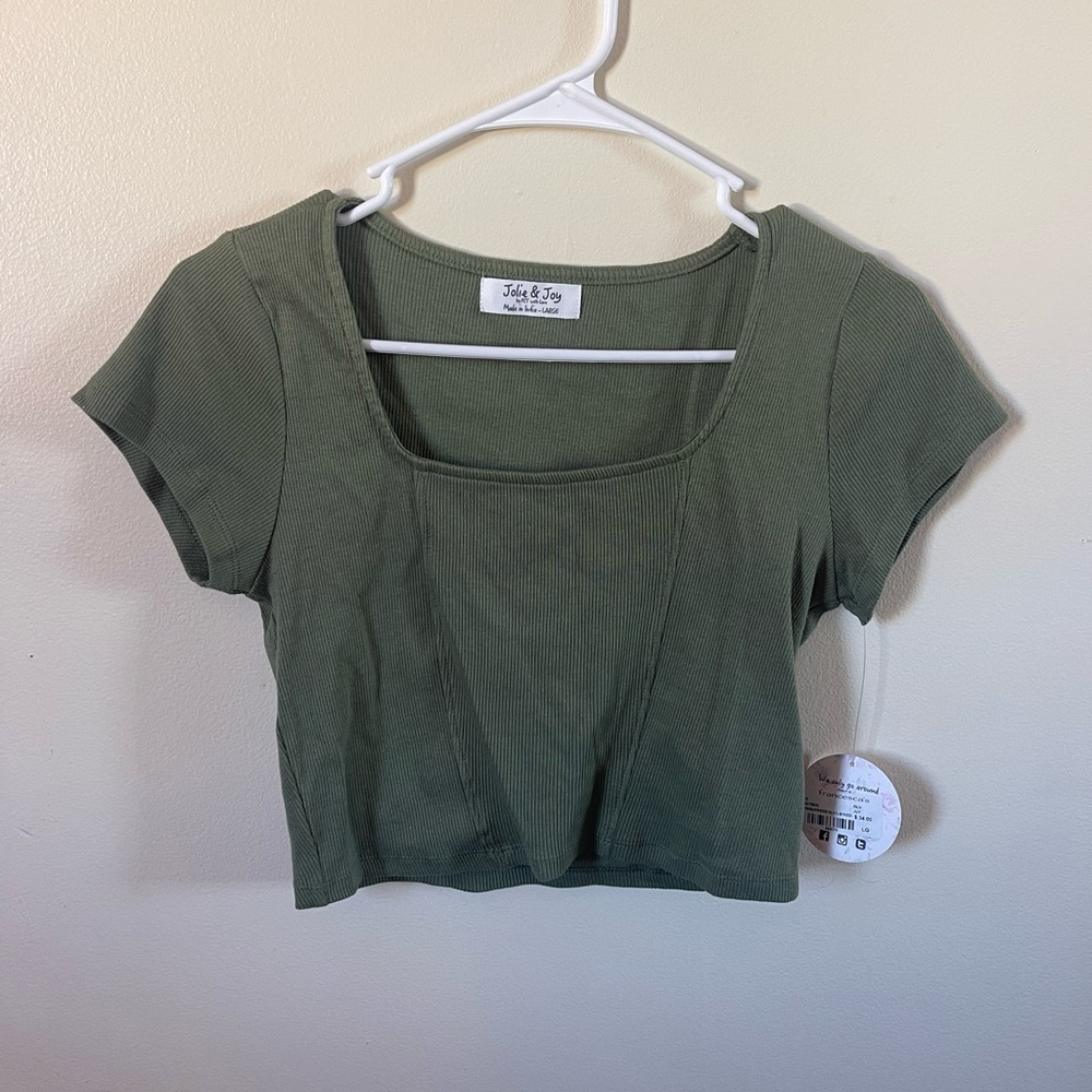 Square neck cropped tee